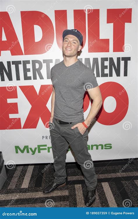 Zac Wild 2020 AVN Interview .
